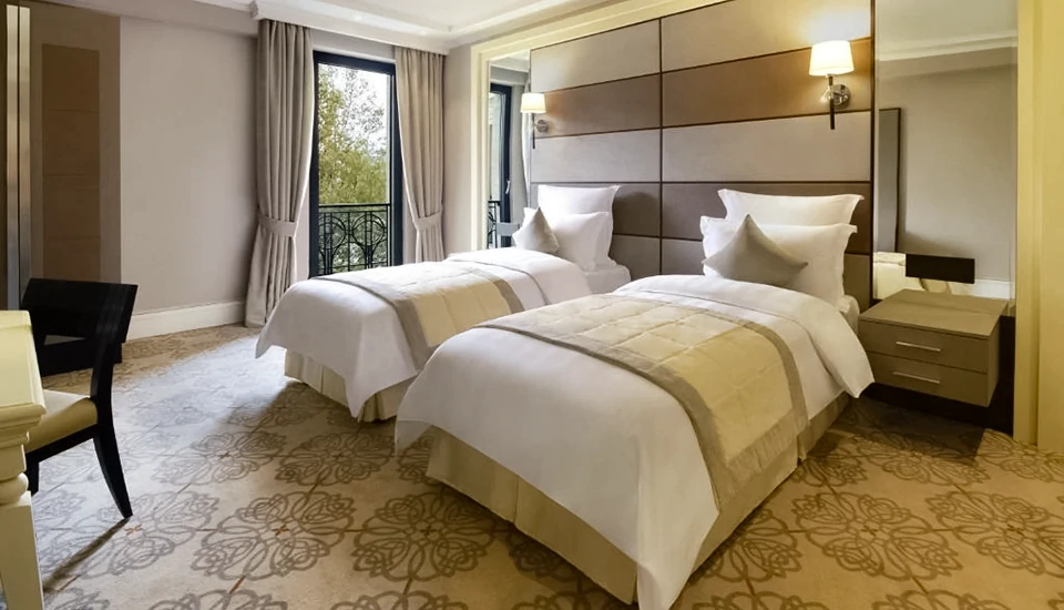 هتل آمباسادوری تفلیس